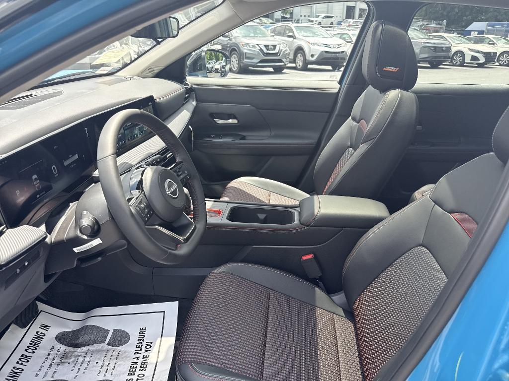 new 2025 Nissan Kicks car, priced at $31,079