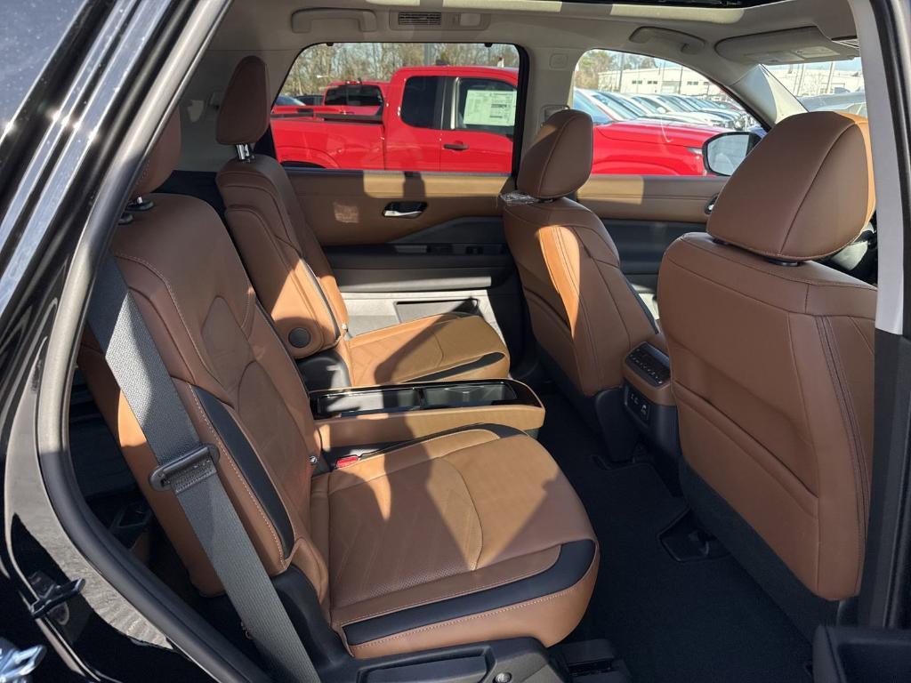 new 2025 Nissan Pathfinder car, priced at $51,211