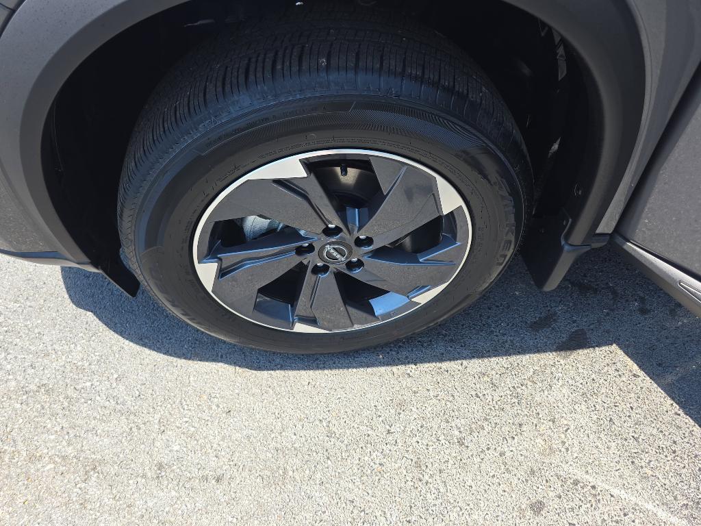 new 2025 Nissan Rogue car, priced at $32,062