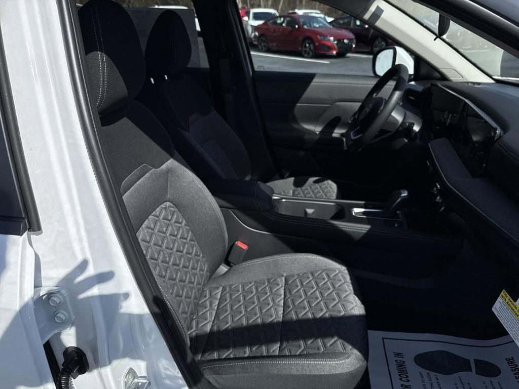 new 2025 Nissan Kicks car, priced at $26,547