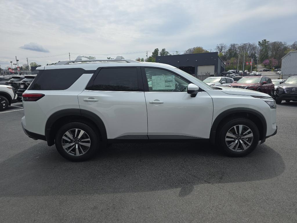 new 2025 Nissan Pathfinder car, priced at $43,112