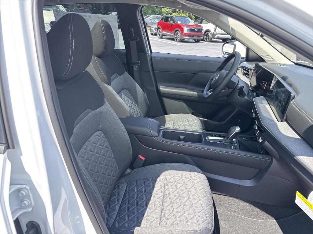 new 2025 Nissan Kicks car, priced at $27,257