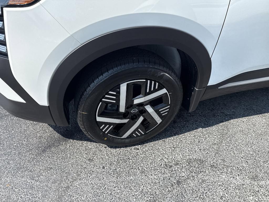 new 2025 Nissan Kicks car, priced at $25,055