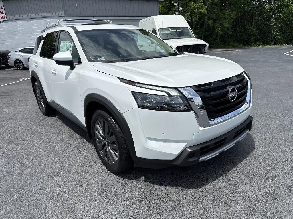 new 2025 Nissan Pathfinder car, priced at $47,365