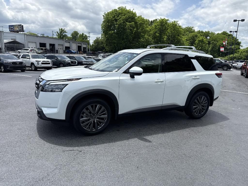 new 2025 Nissan Pathfinder car, priced at $47,365