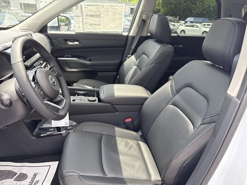new 2025 Nissan Pathfinder car, priced at $47,365