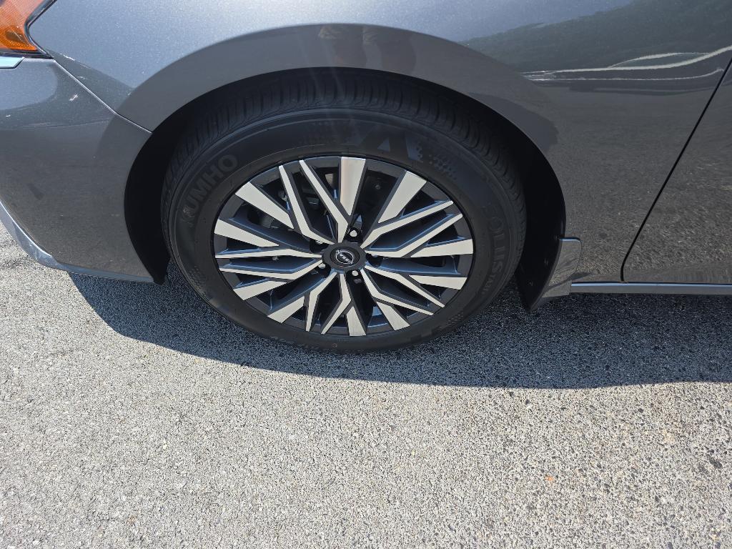 new 2025 Nissan Altima car, priced at $27,511