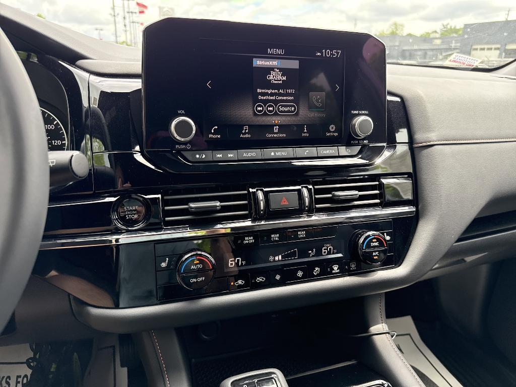 new 2025 Nissan Pathfinder car, priced at $43,883