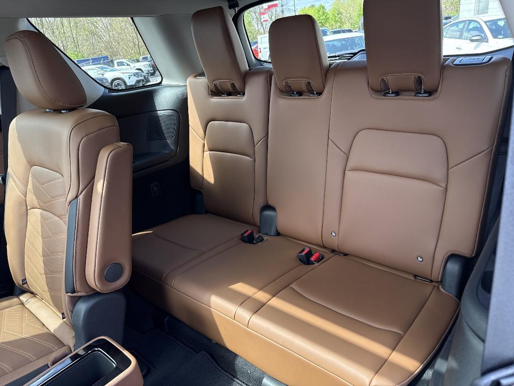 new 2025 Nissan Pathfinder car, priced at $50,503