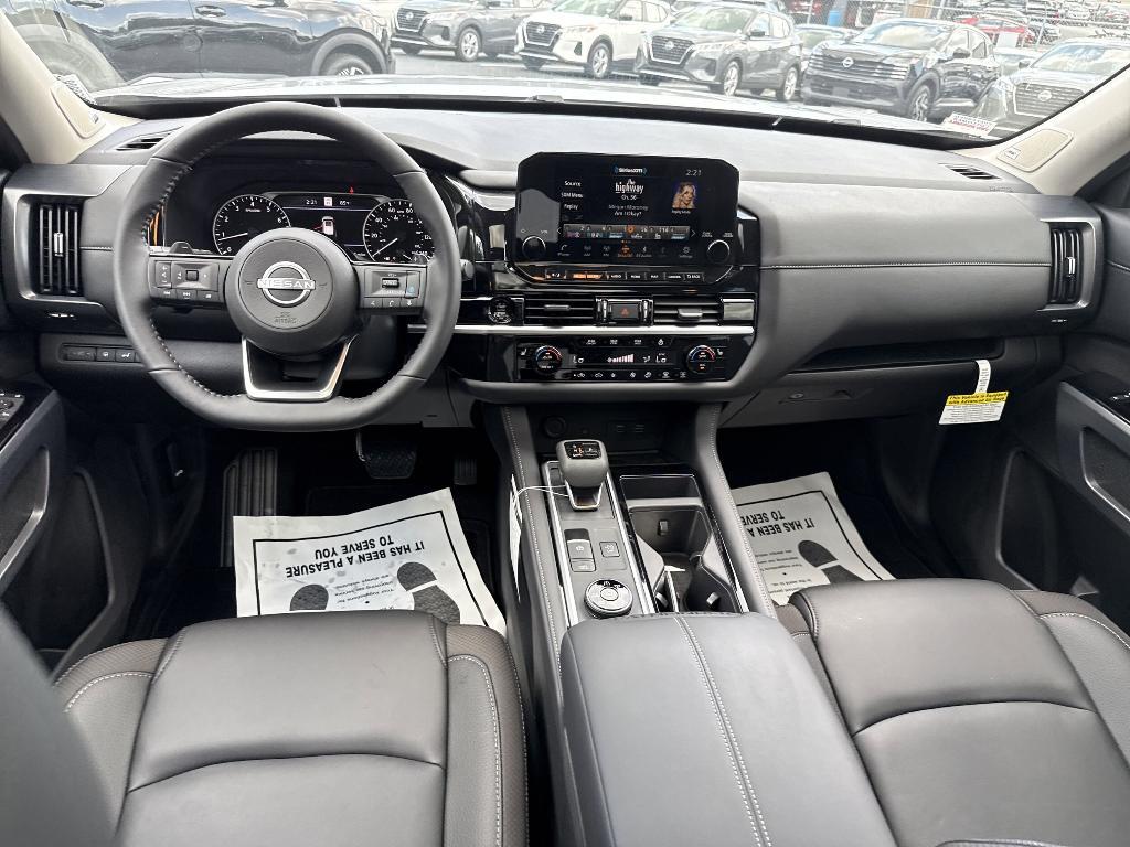 new 2025 Nissan Pathfinder car, priced at $46,250