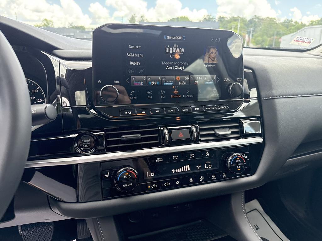 new 2025 Nissan Pathfinder car, priced at $46,250