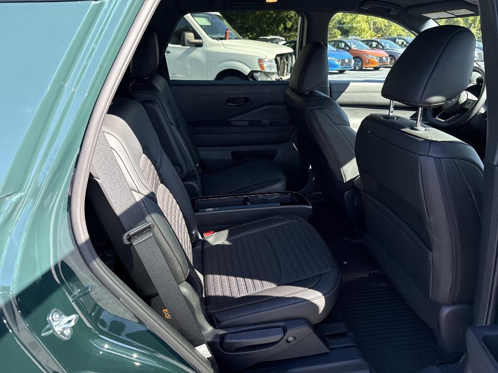 new 2025 Nissan Pathfinder car, priced at $37,358