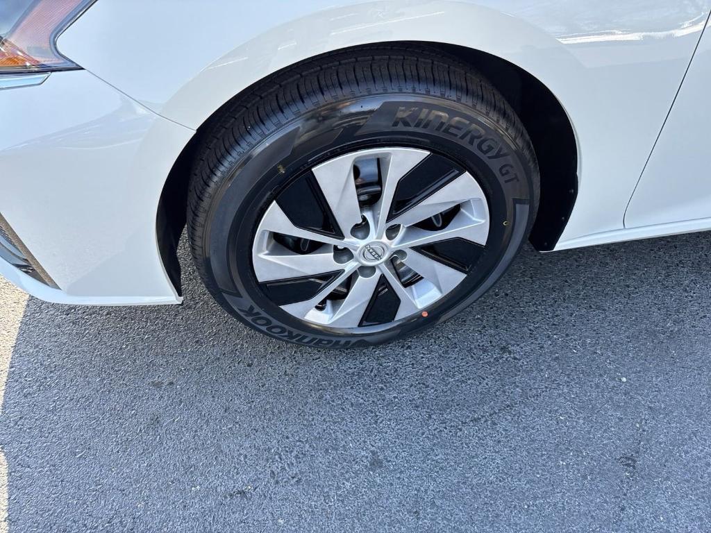 new 2025 Nissan Altima car, priced at $26,614
