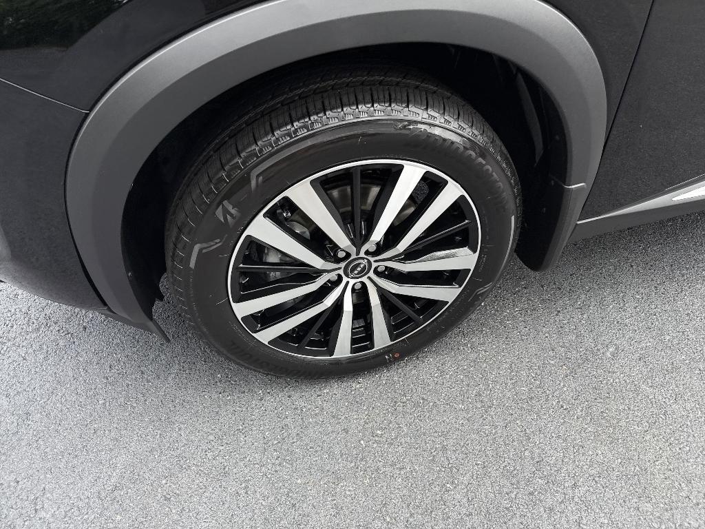 new 2025 Nissan Pathfinder car, priced at $51,253