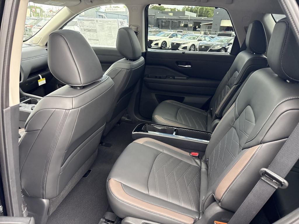 new 2025 Nissan Pathfinder car, priced at $51,253