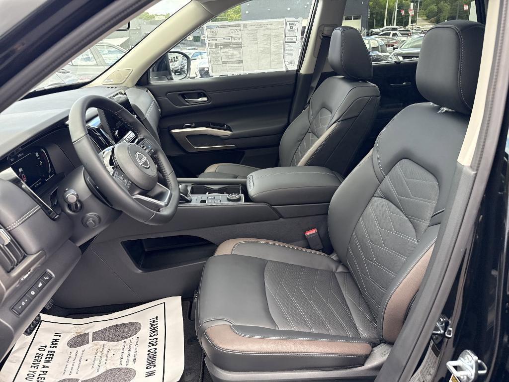 new 2025 Nissan Pathfinder car, priced at $51,253