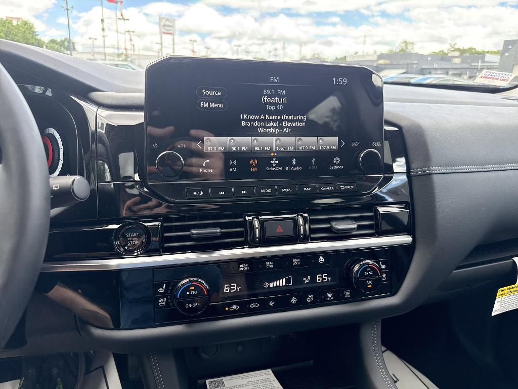 new 2025 Nissan Pathfinder car, priced at $51,253