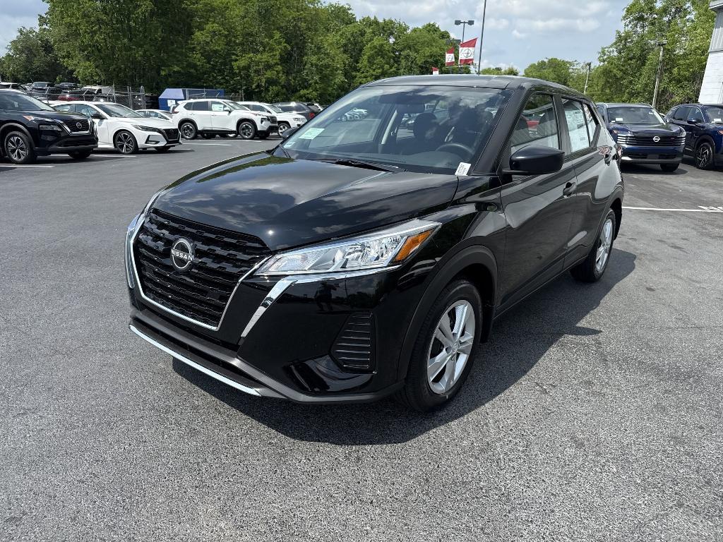new 2025 Nissan Kicks Play car, priced at $22,858
