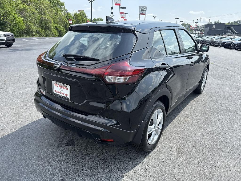 new 2025 Nissan Kicks Play car, priced at $22,858