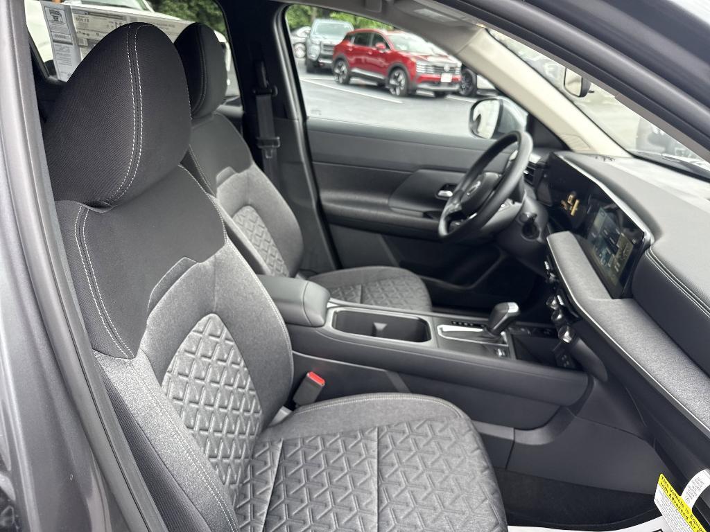new 2025 Nissan Kicks car, priced at $24,657
