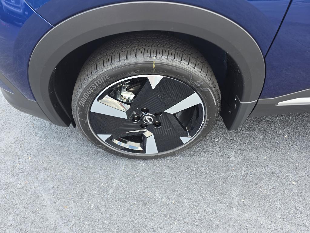 new 2025 Nissan Kicks car, priced at $27,465