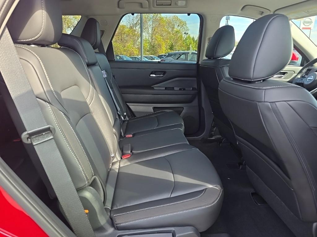 new 2025 Nissan Pathfinder car, priced at $42,889