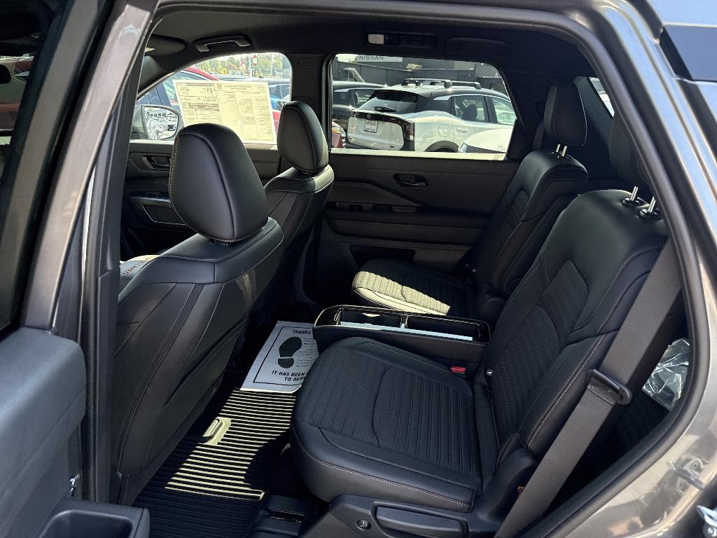 new 2025 Nissan Pathfinder car