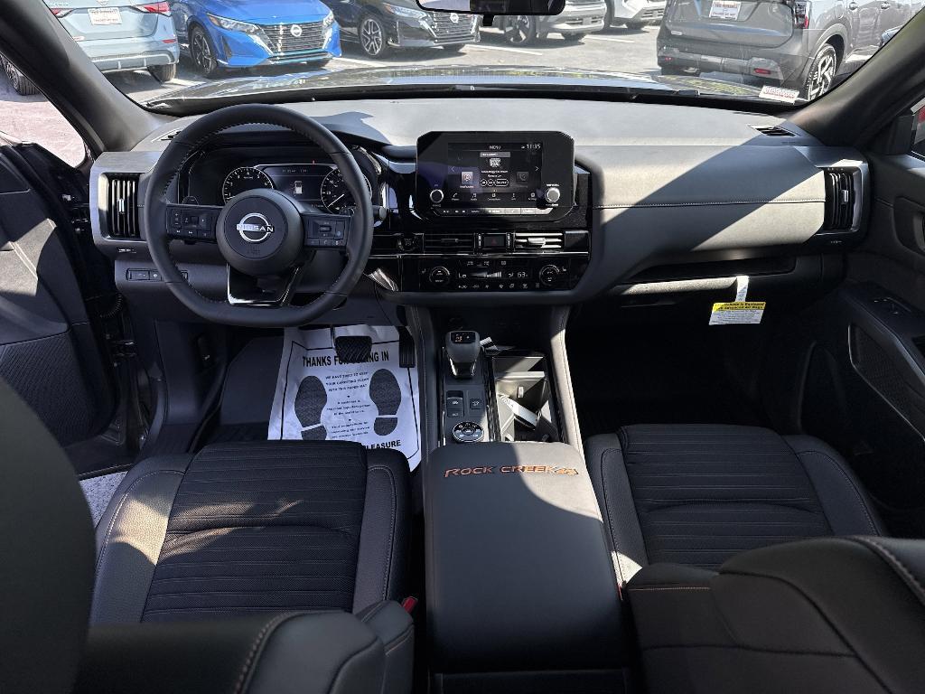 new 2025 Nissan Pathfinder car