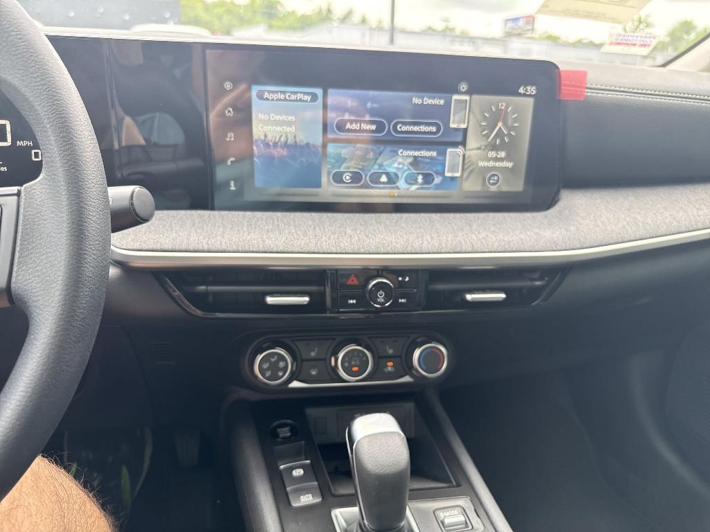 new 2025 Nissan Kicks car, priced at $26,394