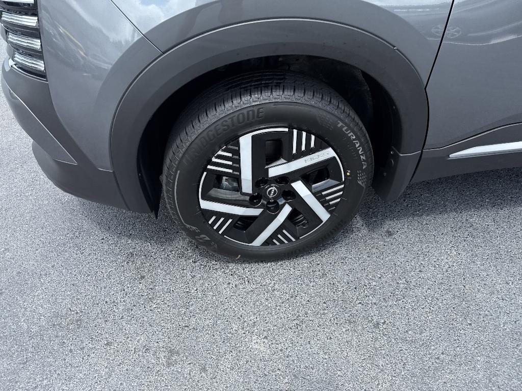 new 2025 Nissan Kicks car, priced at $26,394