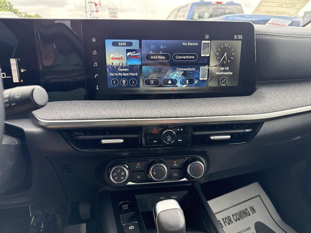 new 2025 Nissan Kicks car, priced at $24,657
