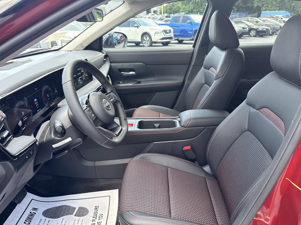 new 2025 Nissan Kicks car, priced at $28,072