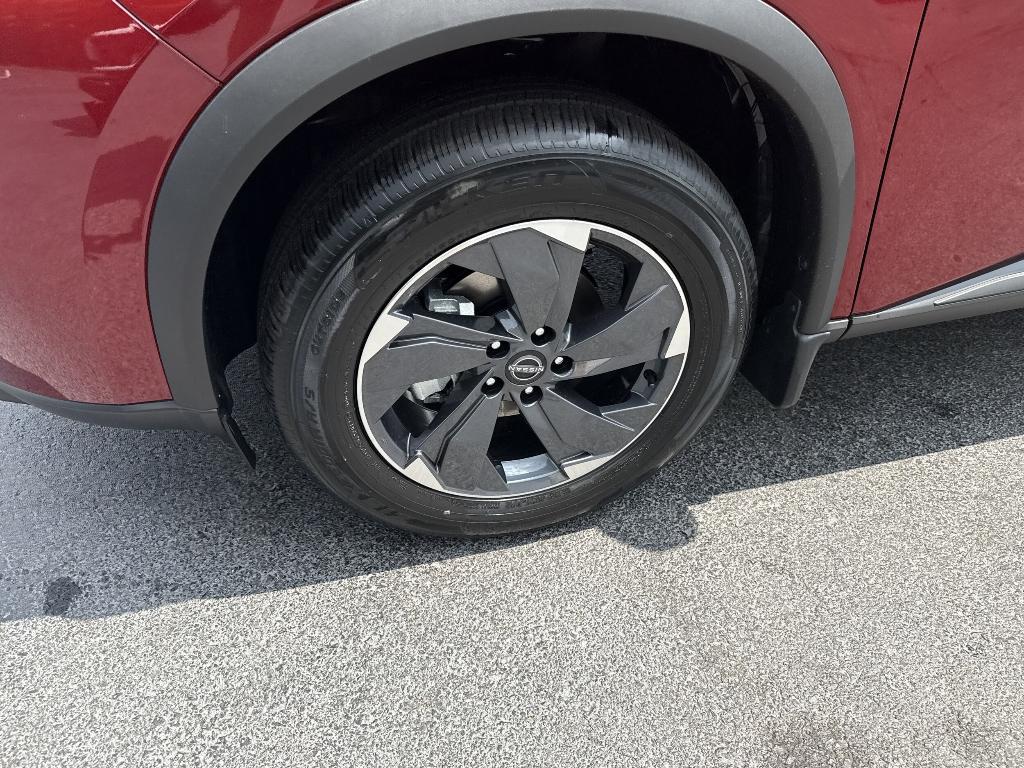 new 2025 Nissan Rogue car, priced at $30,652
