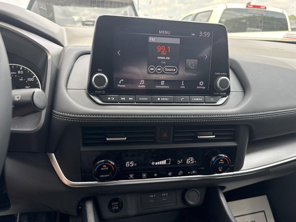 new 2025 Nissan Rogue car, priced at $30,652