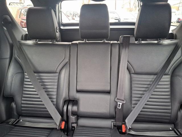 used 2022 Land Rover Discovery car, priced at $33,999