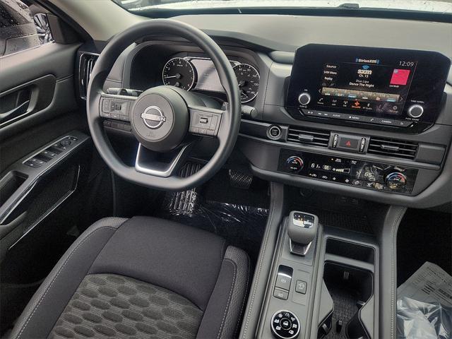 new 2025 Nissan Pathfinder car, priced at $37,923