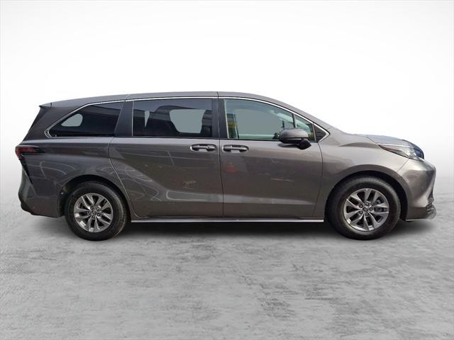 used 2022 Toyota Sienna car, priced at $32,686