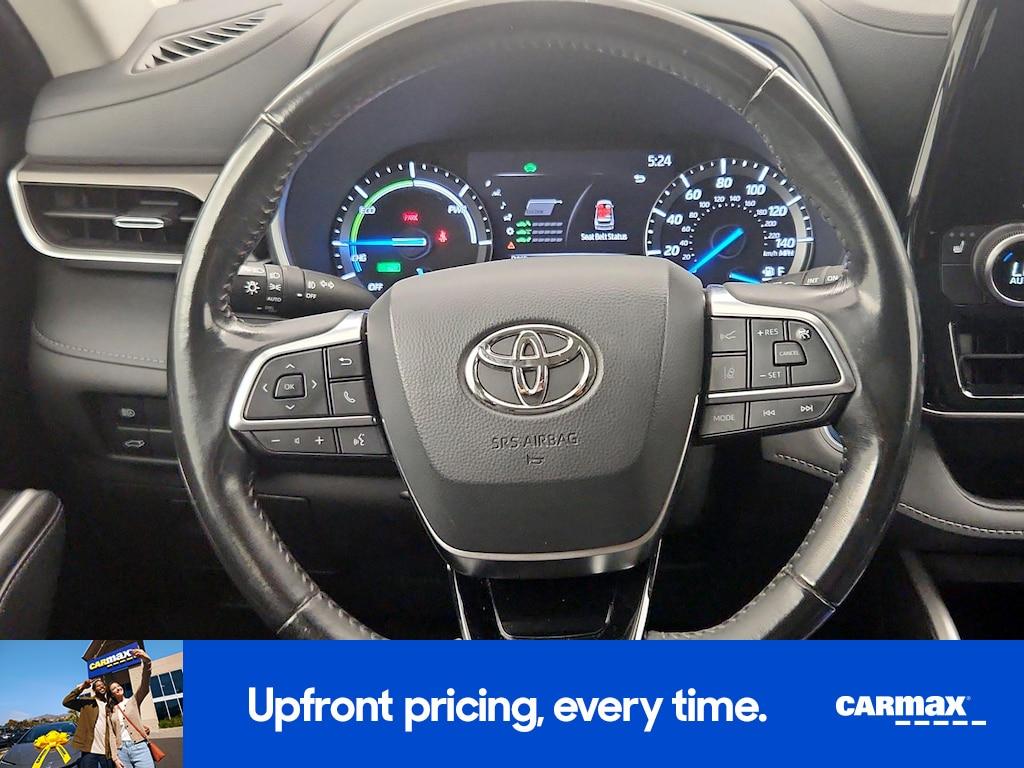 used 2020 Toyota Highlander Hybrid car, priced at $35,998