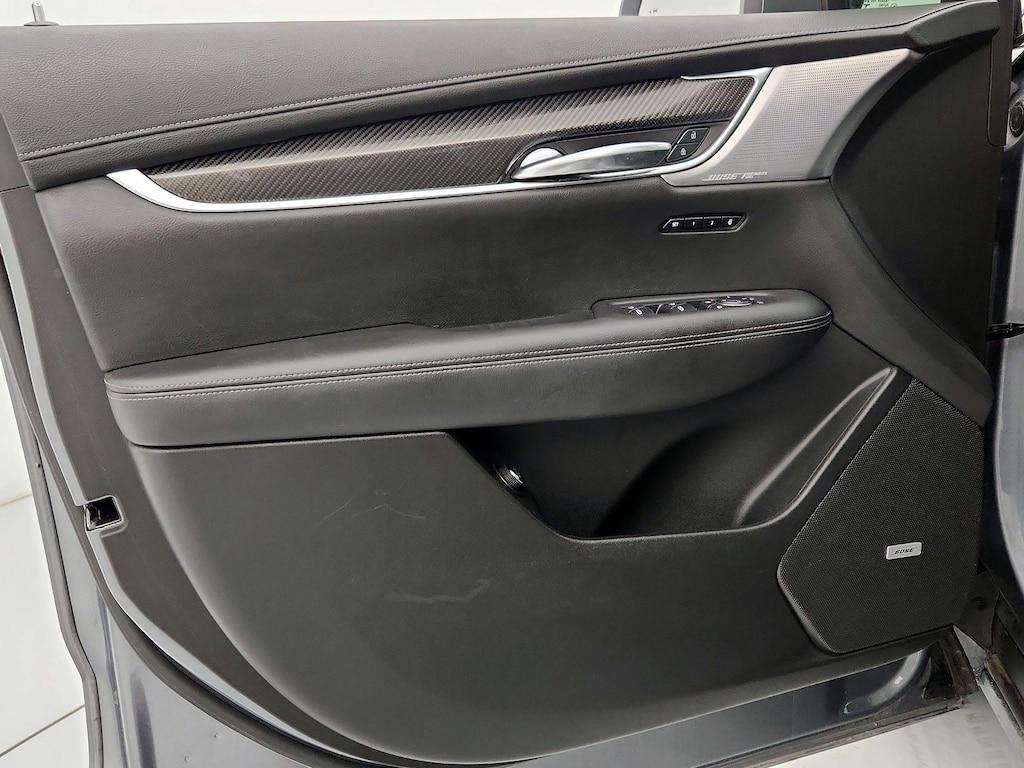 used 2020 Cadillac XT6 car, priced at $31,998