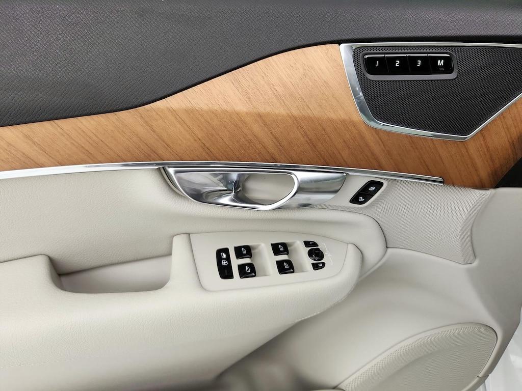 used 2022 Volvo XC90 car, priced at $36,998