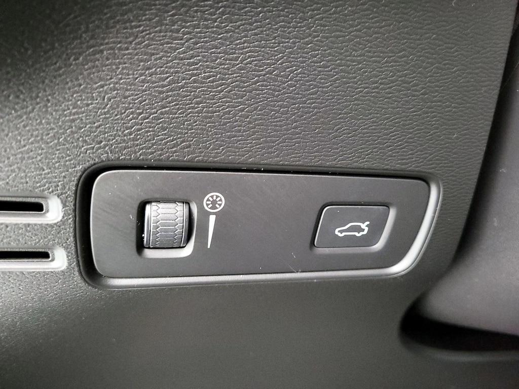 used 2020 Volvo XC40 car, priced at $26,998