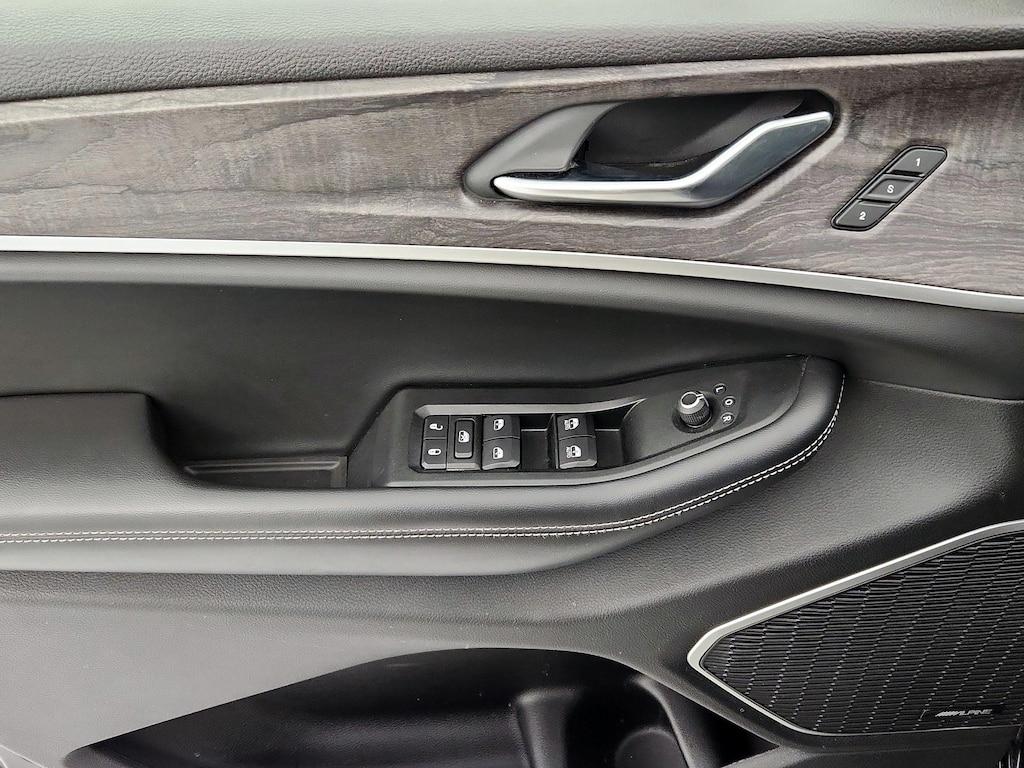 used 2021 Jeep Grand Cherokee L car, priced at $30,998