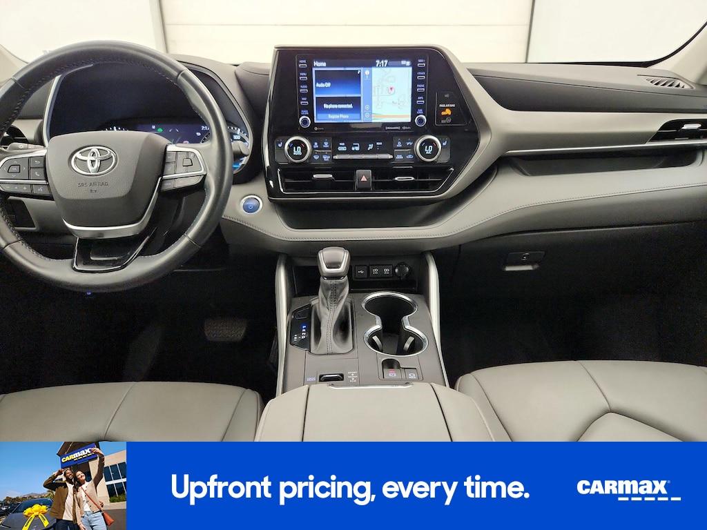 used 2021 Toyota Highlander Hybrid car, priced at $35,998