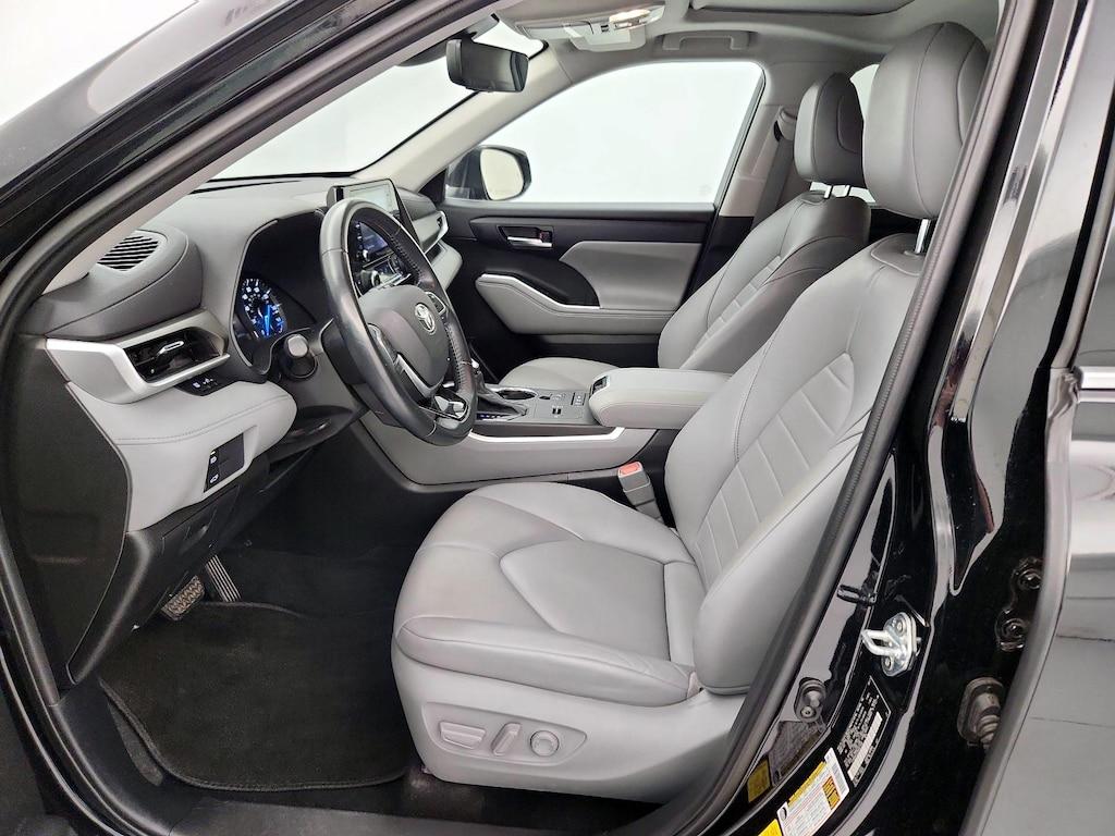 used 2021 Toyota Highlander Hybrid car, priced at $35,998
