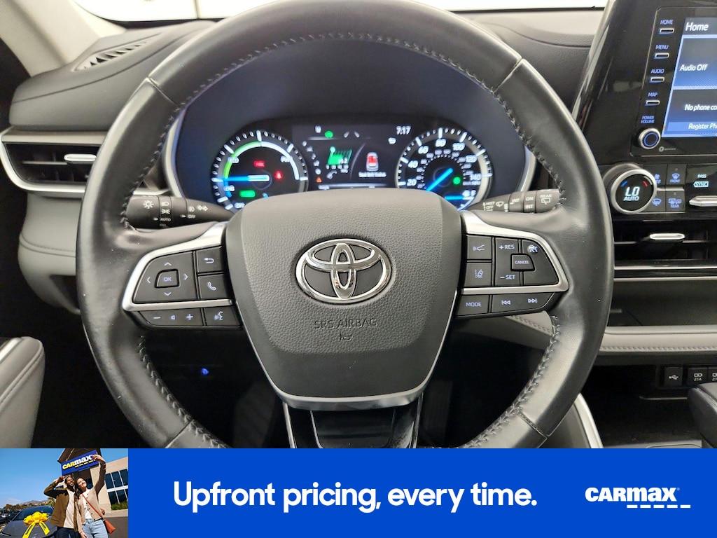 used 2021 Toyota Highlander Hybrid car, priced at $35,998