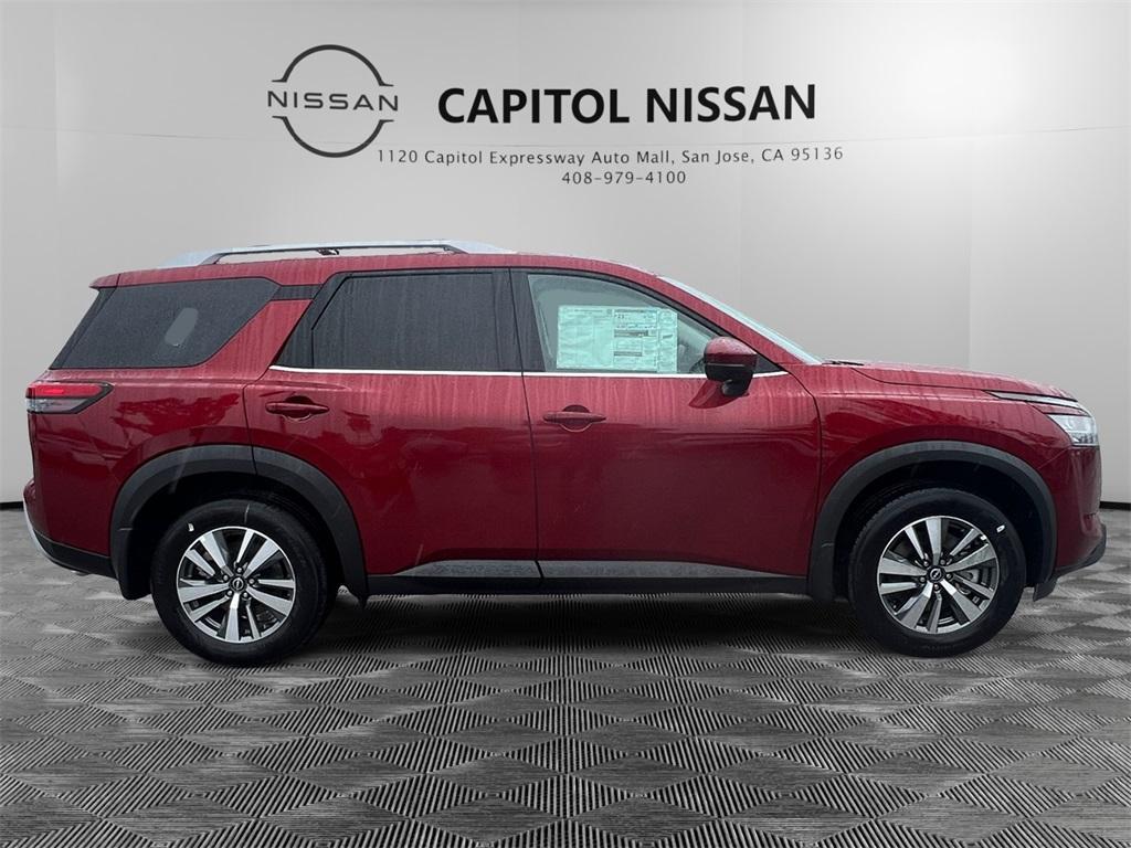 new 2024 Nissan Pathfinder car, priced at $43,925