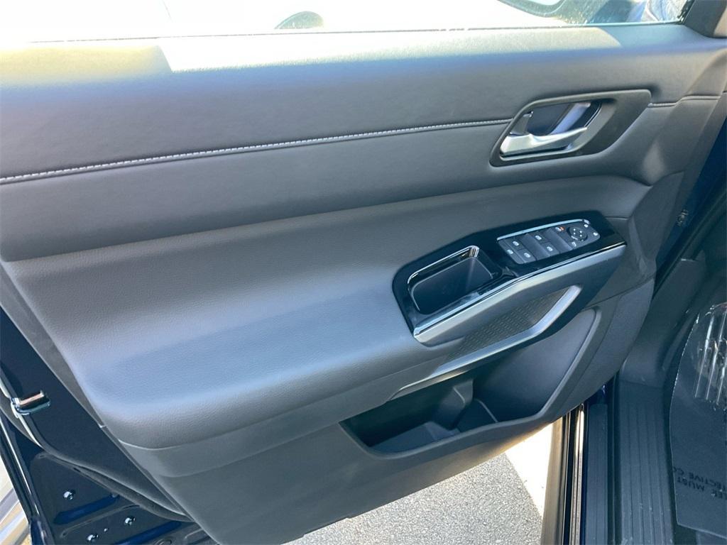 new 2025 Nissan Pathfinder car, priced at $44,387