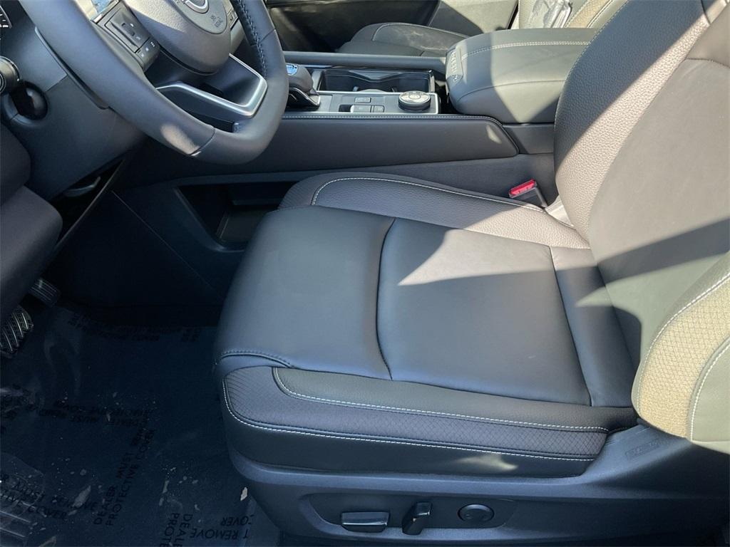 new 2025 Nissan Pathfinder car, priced at $44,387