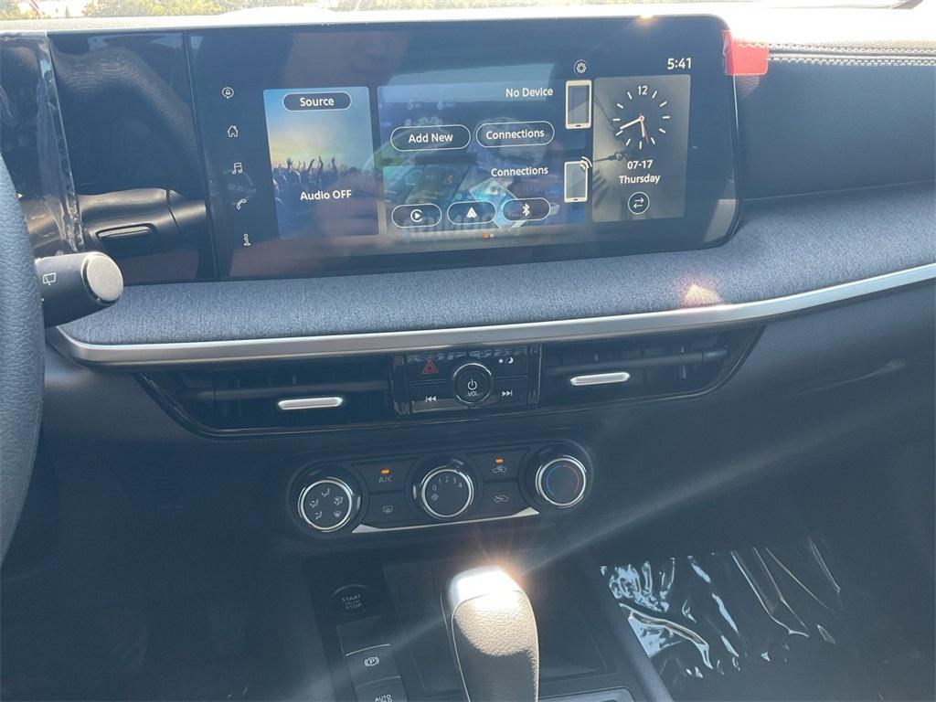 new 2025 Nissan Kicks car, priced at $25,295