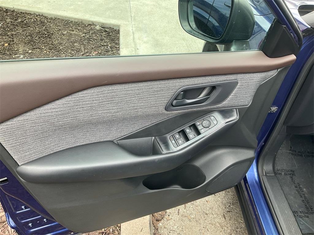 used 2023 Nissan Rogue car, priced at $18,999